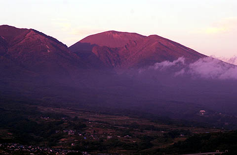 赤く染まった浅間山