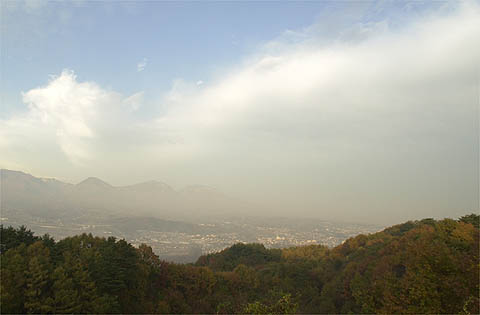 霞んだ小諸の街
