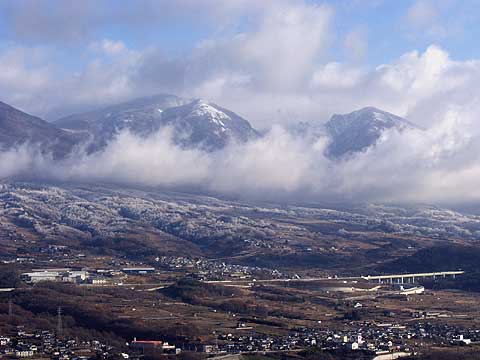 今朝の浅間山と霧氷