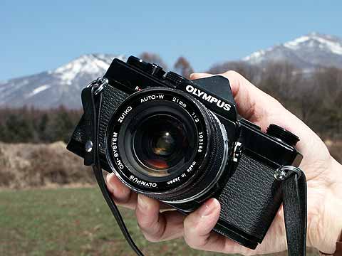 今日のクラシックカメラ（オリンパスOM-1）