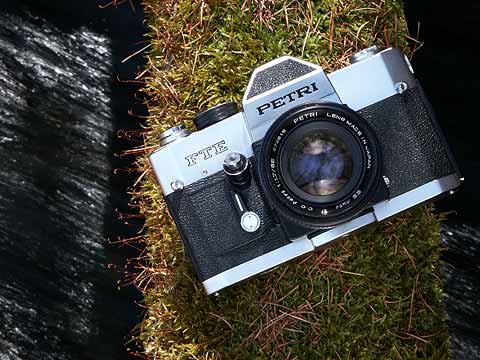 今日のクラシックカメラ（ペトリFTE）