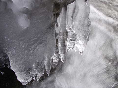 川の氷