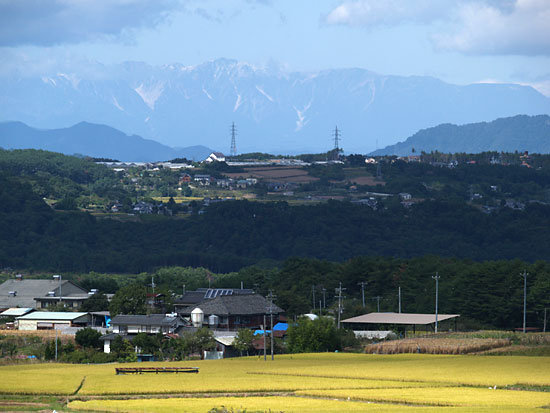 北アルプスに雪