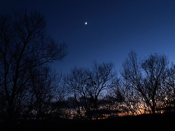 アトリエからの月