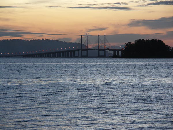 朝のペナンブリッヂ