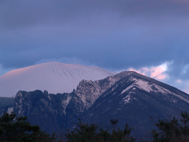 浅間夕景（エルマリット180mm　E-500）