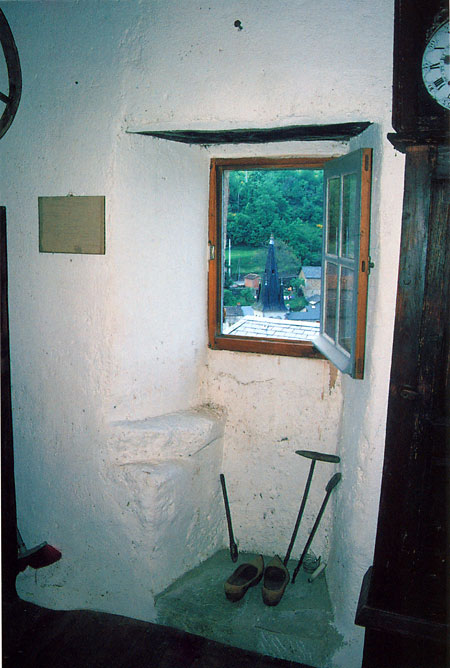 生家の窓から(ファーブル紀行4）