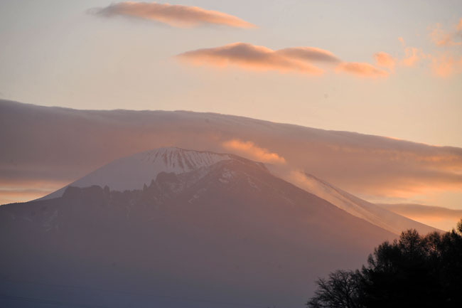 朝の浅間山