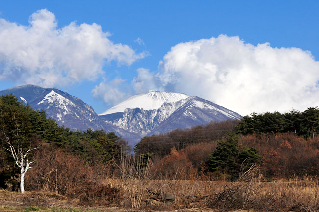 昼の浅間山