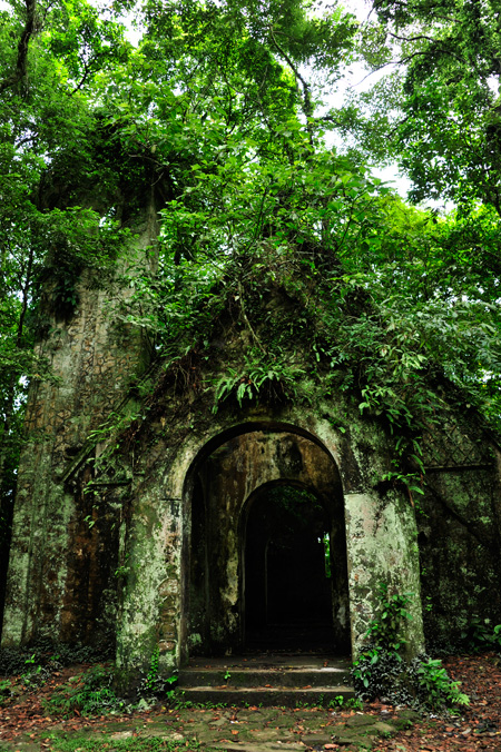 ベトナムの廃墟