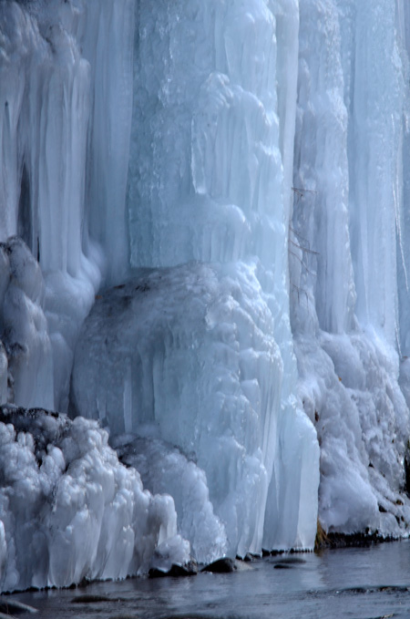 五郎兵衛用水のつらら