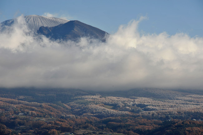 浅間初冠雪