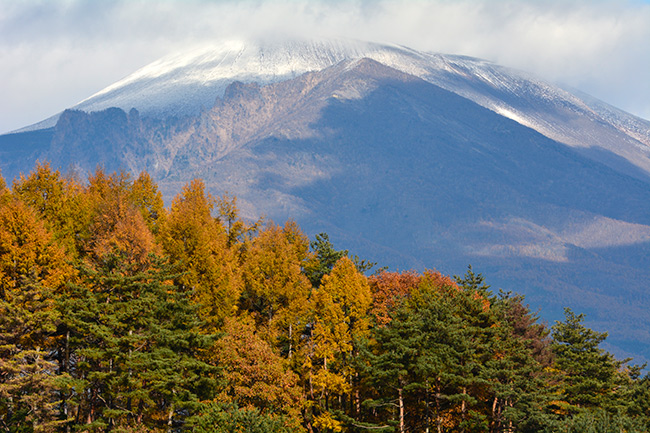 淺間に雪