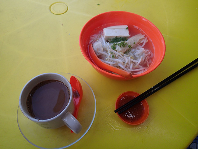 朝の食事とマレーシアの経済